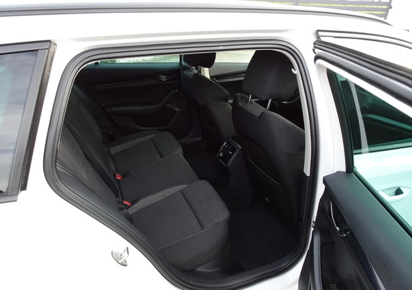 Skoda Octavia cena 71800 przebieg: 145000, rok produkcji 2020 z Miłomłyn małe 704